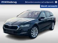 Škoda Octavia Combi 1.4 TSI 204PK DSG iV PHEV Style / Panorama dak / Lederen bekleding / Led matrix 