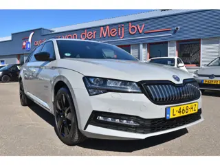 Škoda Superb Combi 1.4 TSI iV Sportline Business , TREKHAAK , VIRTUAL COCKPIT , LED KOPL , NAVI , CL