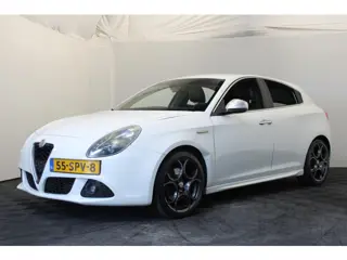 Alfa Romeo Giulietta 1.4 T Distinctive (bj 2011, automaat)
