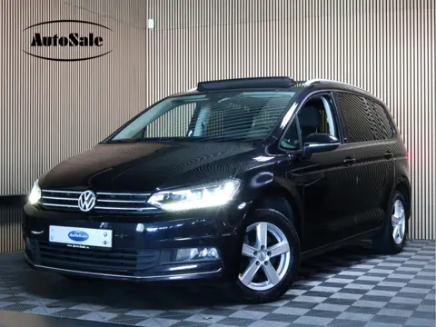 Volkswagen Touran 1.5 TSI Highline Automaat Panodak Navigatie LED 017
