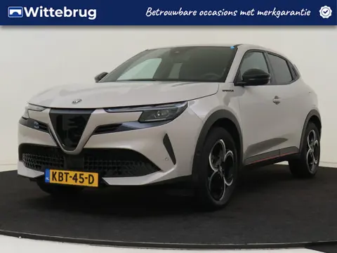 Alfa Romeo Junior 1.2 Turbo Hybrid Ibrida Speciale AUTOMAAT !