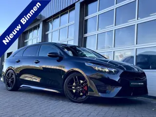 Kia ProCeed 1.5 T-GDi GT-PlusLine | Automaat | Panodak | Black Edition | Adapt Cruise | Zomer/winter