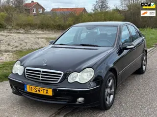 Mercedes-Benz C-klasse 200 K. Avantgarde Automaat ECC Audio-CD/Navigatie Leder/Stof LMV 16" Cruise D