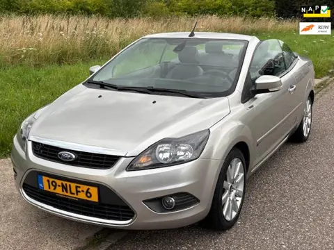 Ford Focus Coupé-Cabriolet 2.0 Titanium Clima LMV 17" Cruisecontrol Leder Stoelverwarming PDC ABS EB