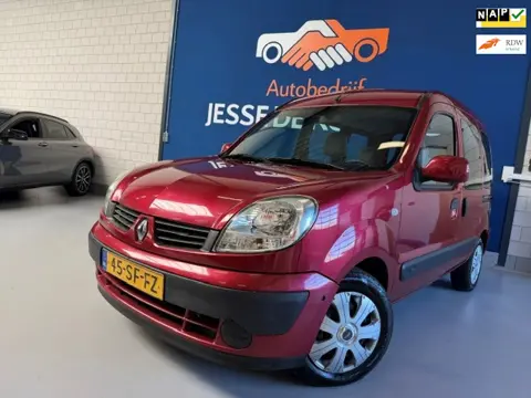 Renault Kangoo 1.6-16V Privilège / bj.2005 / kleur: rood / APK 03/2027 / NAP met 259790 km.geel kent