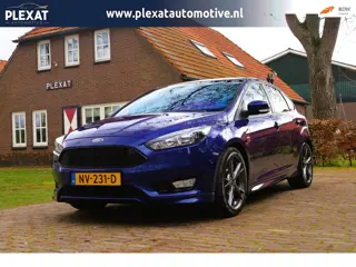 Ford Focus 1.0 ST-Line | Volledig Dealeronderhouden | ST-Line Pakket | Navigatie | Trekhaak | PDC | 