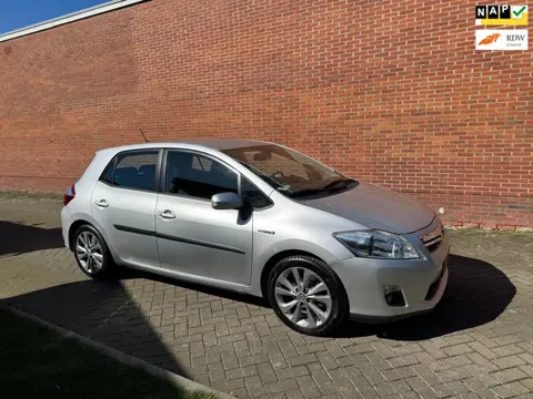 Toyota Auris 1.8 Full Hybrid Dynamic Navi Cruise Clima Achteruitrijcamera