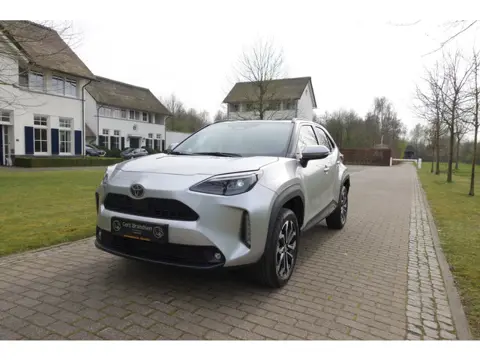 Toyota Yaris Cross 1.5 Hybrid 130 Dynamic | PDC | Camera | ACC | Stoelverwarming | Stuurwielverwarmi