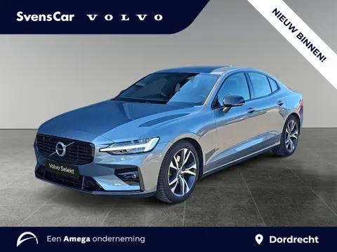 Volvo S60 2.0 B4 R-Design Harman / Kardon audio | Achteruitrijcamera | Keyless Entry | Sportstoelen