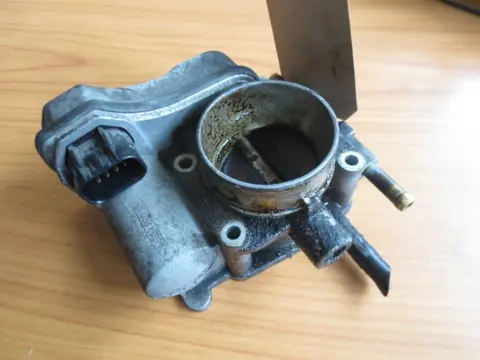 Opel Corsa C 1.4 2000/2006 Gasklephuis elektrisch