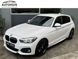 BMW 1-serie 118i 136pk Automaat Executive PDC Navigatie LED