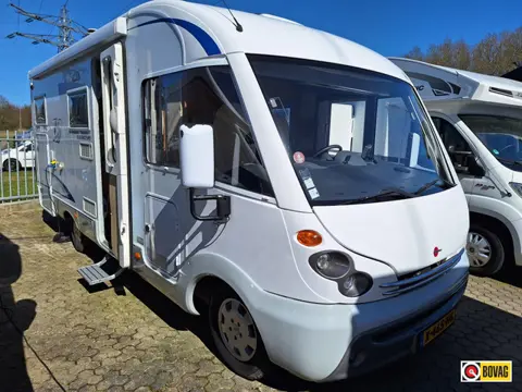 Bürstner Elegance 690 I 205CM BED-LPG+ZONNEPANEEL