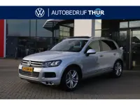 Volkswagen Touareg 3.0 TDI R-line NL auto, 2e eigenaar, dealeronderhouden door ons, trekhaak, panora