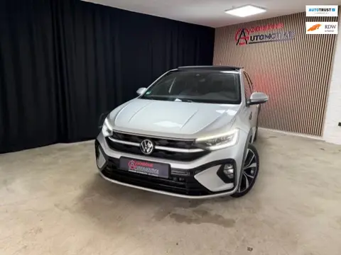 Volkswagen TAIGO 1.5 TSI R-Line/Pano/keyless/Carplay/iQ Light. BEATS.