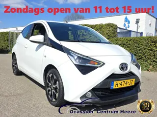 Toyota Aygo 1.0 VVT-i x-Joy AUT! Camera! Carplay! Apk 12-2027! Zondag OPEN!