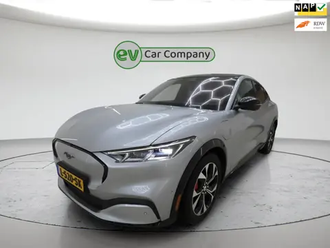 Ford Mustang Mach-E AWD 75 kWh | SOH 95% | Panoramadak | Memory Seats | 360 Camera | Bang & Olufsen 