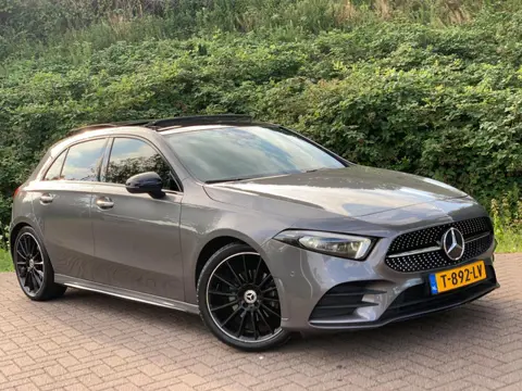 Mercedes-Benz A-klasse A200 AMG ! PANO SFEER BOMVOL TOPSTAAT !