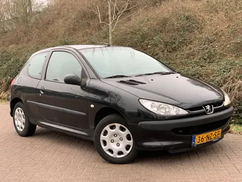 Peugeot 206 1.4 XR NIEUWE APK ! CAMERA CARPLAY LUXE !
