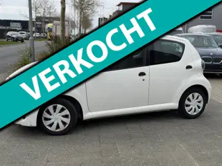 Toyota Aygo 1.0 VVT-i Access | NAP | Weinig gelopen | Zuinige auto