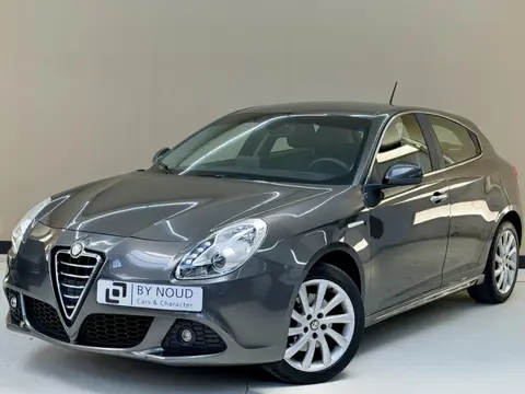 Alfa Romeo Giulietta 1.4 T Distinctive, 170Pk, 2012, Origineel Nederlands, Climate control, Cruise c