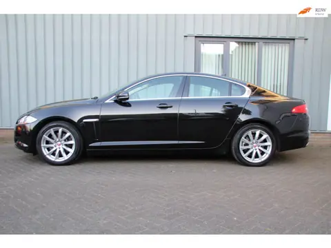Jaguar XF 2.0T Premium Edition 177 KW 76000 kms