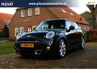 Mini Cooper S 2.0 Chili Serious Business Aut. | Panorama | Stoelverwarming | Luxe Leder | Camera | H