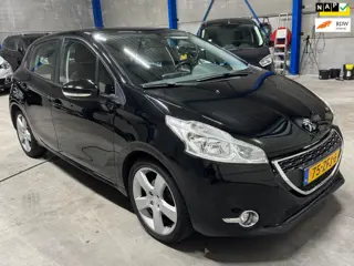 Peugeot 208 1.2 VTi Blue Lease | NAVI | TREKHAAK | 17 INCH | 1E EIGENAAR