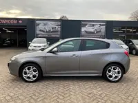 Alfa Romeo Giulietta 1.4 T Sprint 5-deurs Automaat - Airco ecc - Cruise - Navi - Bluetooth/handsfree