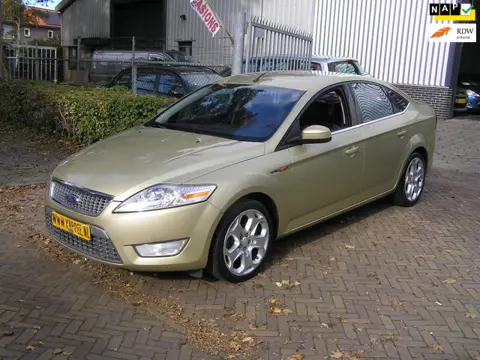 Ford Mondeo 2.0-16V Titanium nap airco nieuwe apk