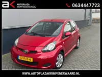 Toyota Aygo 1.0-12V Aspiration Red Navigator Nieuwe apk AUTOMAAT NAP