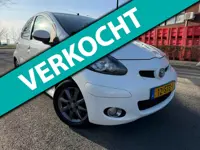 Toyota Aygo 1.0-12V Dynamic Navigator BJ 2011 AIRCO/NAVI/5 DEURS/APK NIEUW !!!!