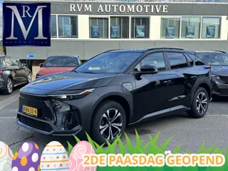 Toyota bZ4X Dynamic 71 kWh VAN: 35.900,- VOOR: 32.877,- UW LENTEVOORDEEL: 3.023,-| LEKKER COMPLEET E