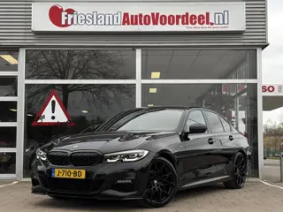 BMW 3-serie 318i M Sport / NL Auto / Dealer onderhouden / CarPlay / 2020