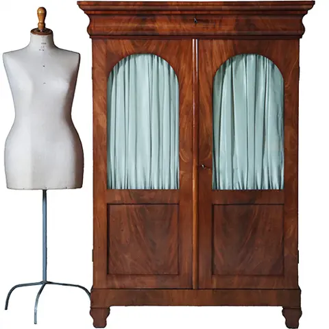 Biedermeier boekenkastje met getoogde ruiten uitneembare bespanning ca 1830 mahonie