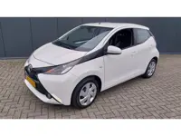 Toyota Aygo 1.0 VVT-i x-play//CAMERA//NAVI