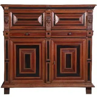 Antieke kasten / Zeeuwse vierdeurskast ca. 1660 met kussens en ebbenhout