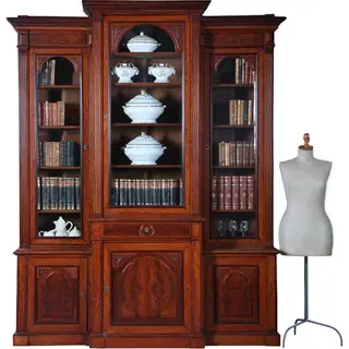 Bibliotheekkast 2,60 m hoog  met 6 deuren en dubbel break front ca. 1880 facet geslepen glas