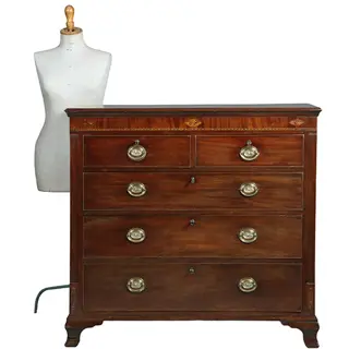 Welse Commode met 5 laden in mahonie en eik met ingelegde details ca 1800