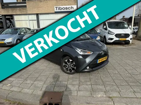 Toyota Aygo 1.0 VVT-i x-cite, 31.000 KM, Apple car play, Camera
