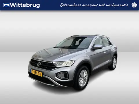 Volkswagen T-Roc 1.0 TSI Life / FABRIEKSGARANTIE TM 9-2027/ NAVI/ CLIMATE/ PARK. SENSOREN/ DIGITAL D