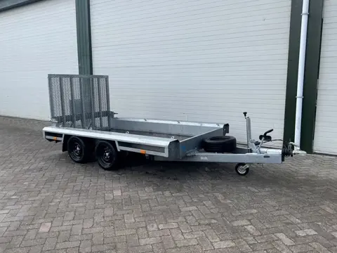 Jong gebruikte vlemmix machinetransporter 2025 300x150
