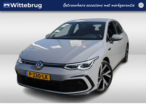 Volkswagen Golf 1.5 eTSI 150pk R-Line DSG Automaat / Navigatie / LM 18 inch / LED  / parkeersensoren
