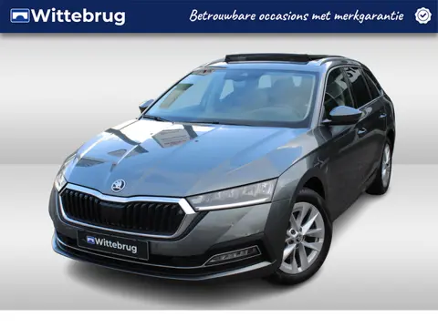 Škoda Octavia Combi 1.4 TSI iV PHEV Style DSG Automaat /  Panoramadak / Digital cockpit / LM 17 inch