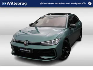 Volkswagen Passat Variant 1.5 eHybrid 272pk R-Line DSG Automaat Black Style / Panoramadak / LM 18 in