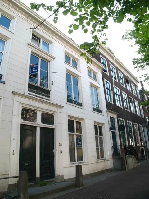 Woning aan de Oude Delft te Delft