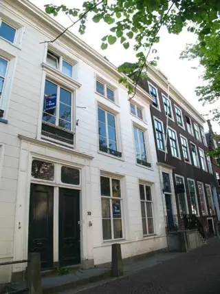 Woning aan de Oude Delft te Delft