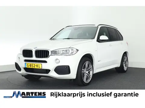 BMW X5 xDrive30d 259pk High Executive M-Sport Panoramadak Trekhaak Leder Memory Camera Keyless Navig