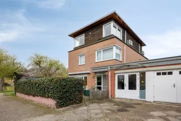 Woning aan de Eisdenstraat te Amsterdam