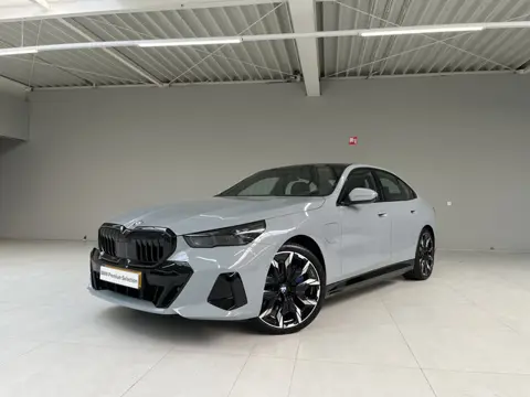 BMW 5 Serie 550e xDrive I M Sportpakket I M Sportpakket Pro I Innovation Pack I Travel Pack I Glazen