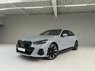 BMW 5 Serie 550e xDrive I M Sportpakket I M Sportpakket Pro I Innovation Pack I Travel Pack I Glazen
